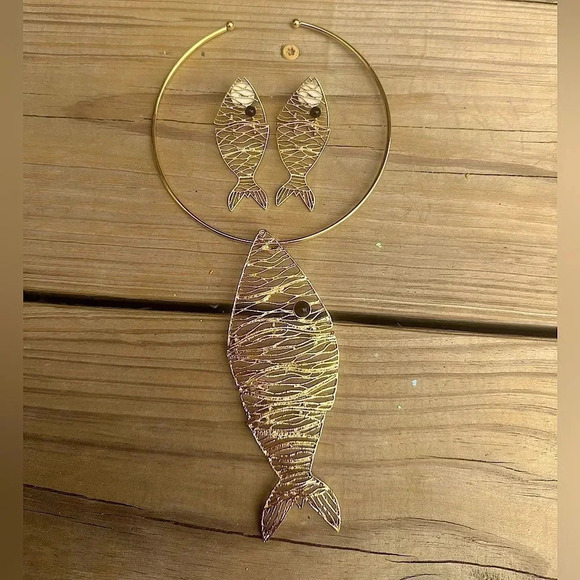 Zara Fish Wired Silver Earrings - Picture 15 of 17